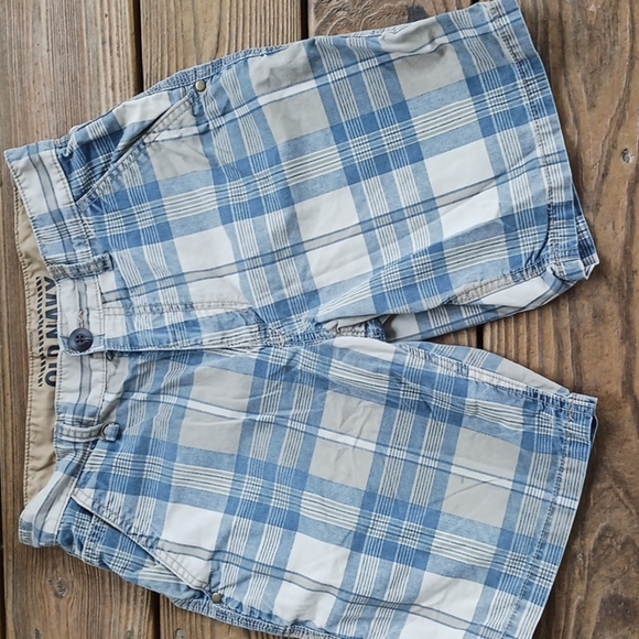 Old Navy men's or boys plaid shorts size 28 - Picture 1 of 9